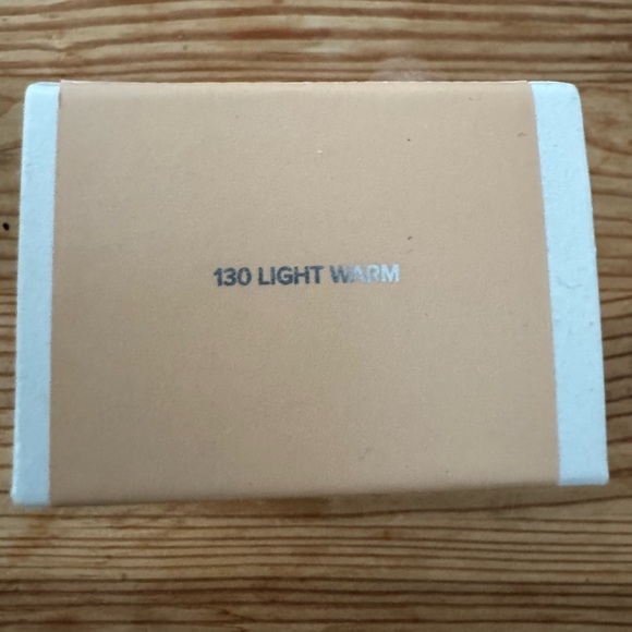 Haus Labs Triclone Skin Tech Foundation light warm - Picture 11 of 11